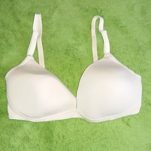 40 C Gillian & O'Malley, Nude Bra